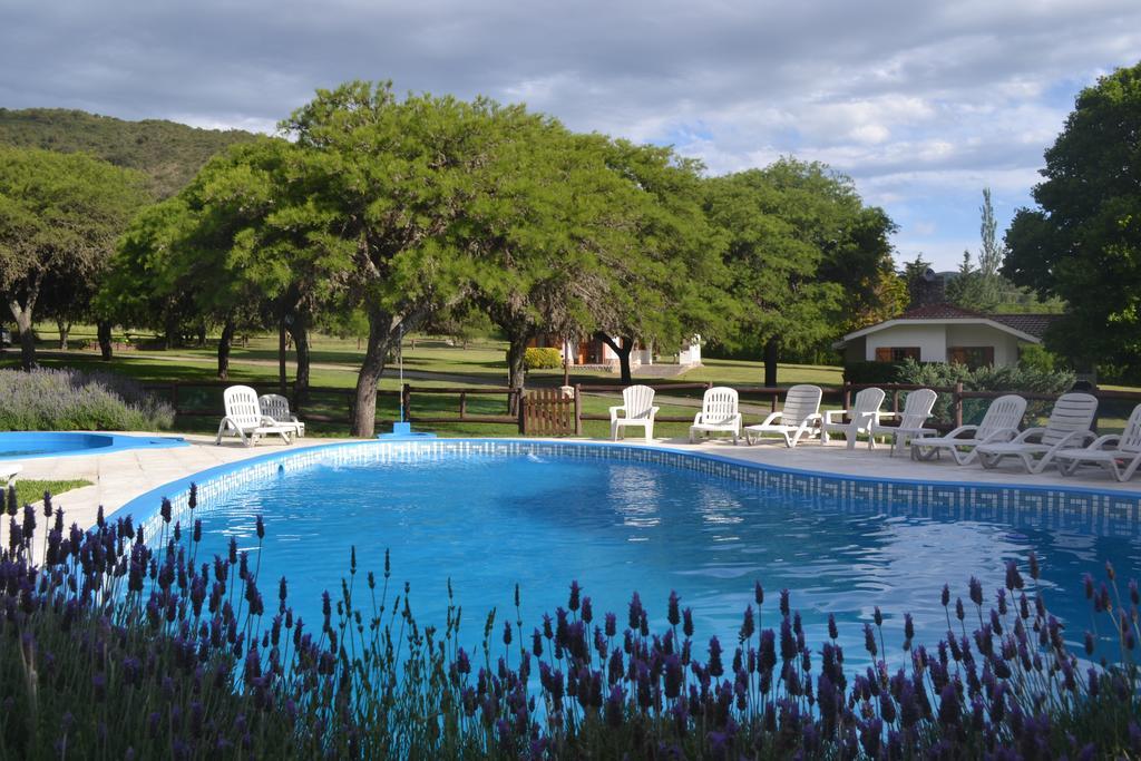 Cabañas Los Algarrobos Villa General Belgrano Exterior foto